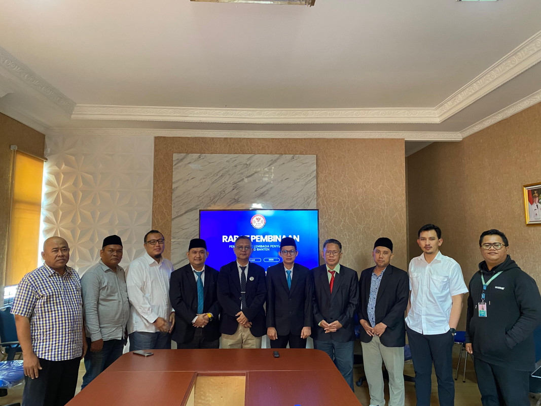 Komisi Penyiaran Indonesia Daerah Banten menggelar rapat pembinaan pemanggilan 5 lembaga penyiaran dalam rangka klarifikasi iklan obat. Serang, Kamis 5 Juni 2025 di Ruang Rapat DWP Kantor Dishub Provinsi Banten.